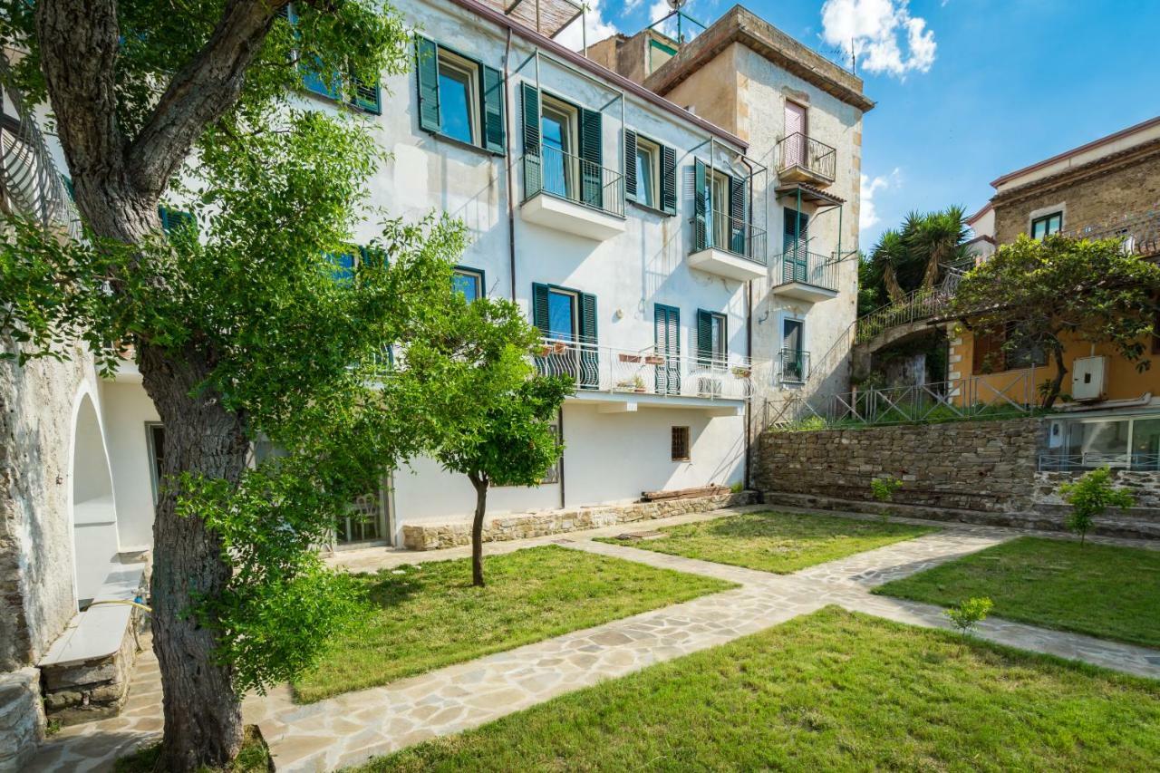 Borgo Dei Saraceni - Suites & Apartments Agropoli Ngoại thất bức ảnh